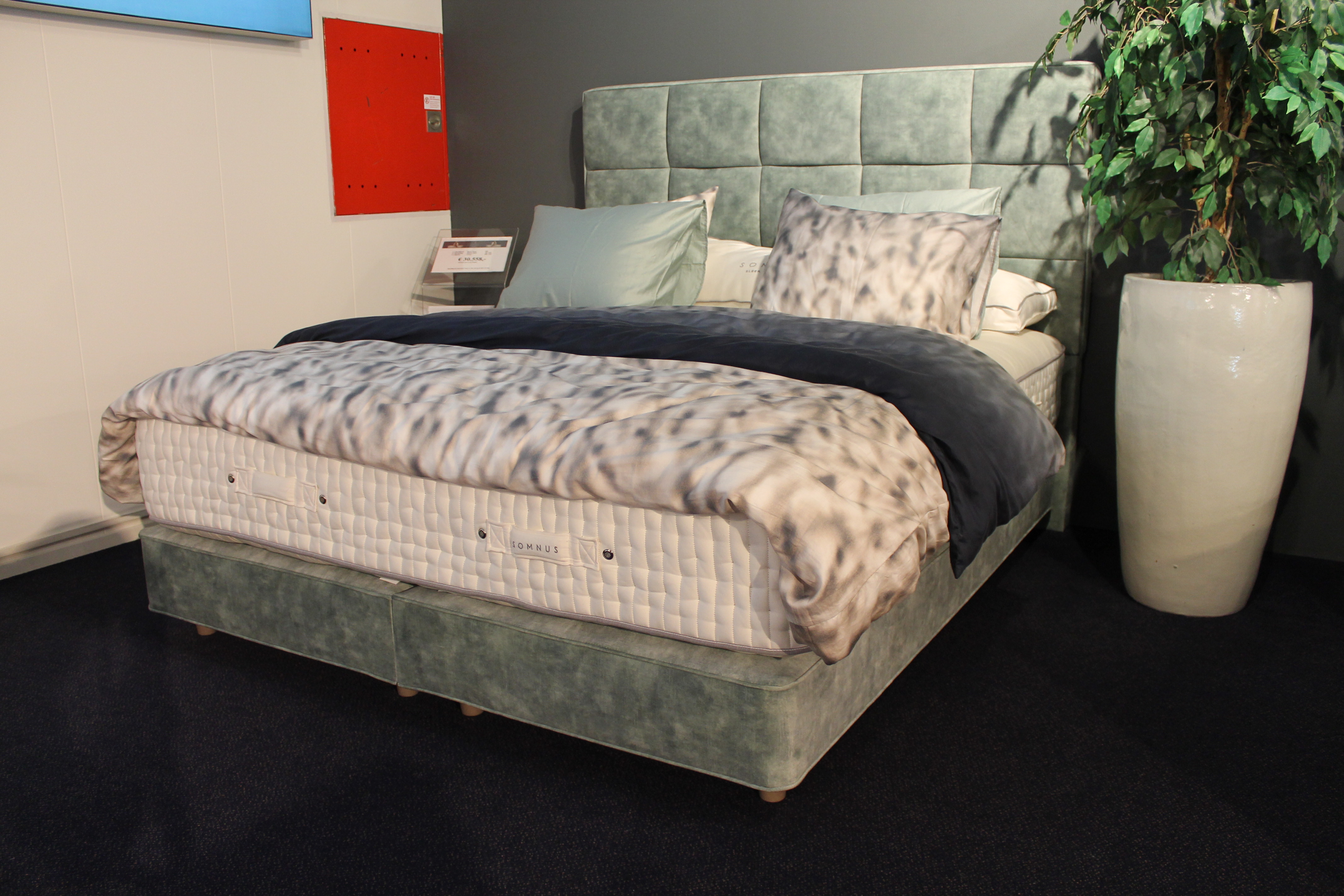 NU € 16.800,- Somnus Boxsprings Roma Deep 180x210 Vlak