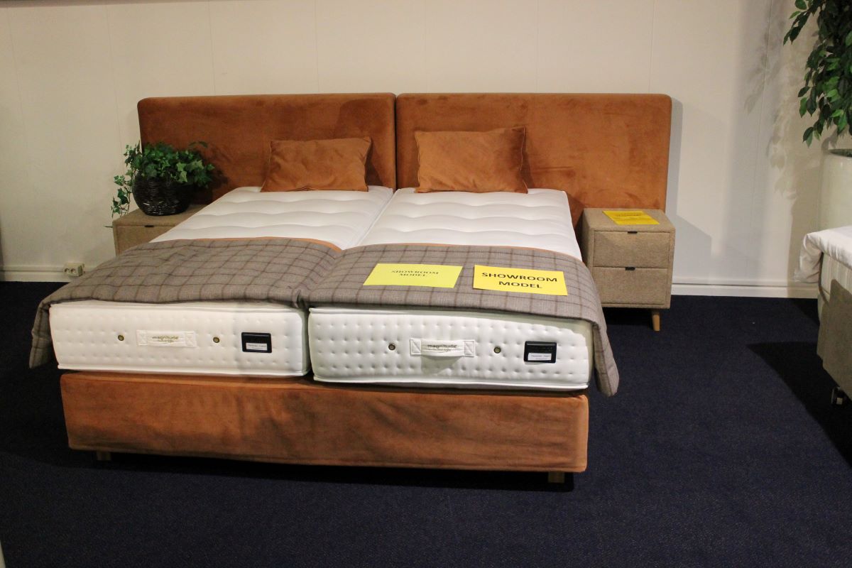 Nu € 9.000,- Showmodel Boxspring - Magnitude  Sella 180 x 200