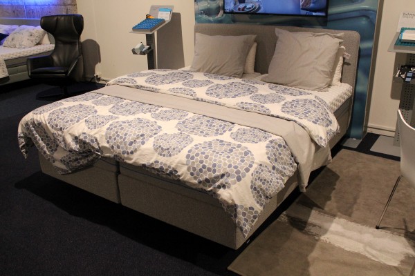 Nu € 3150,- Showmodel Instore Outlet Boxspring Eastborn - Plum 180 x 200